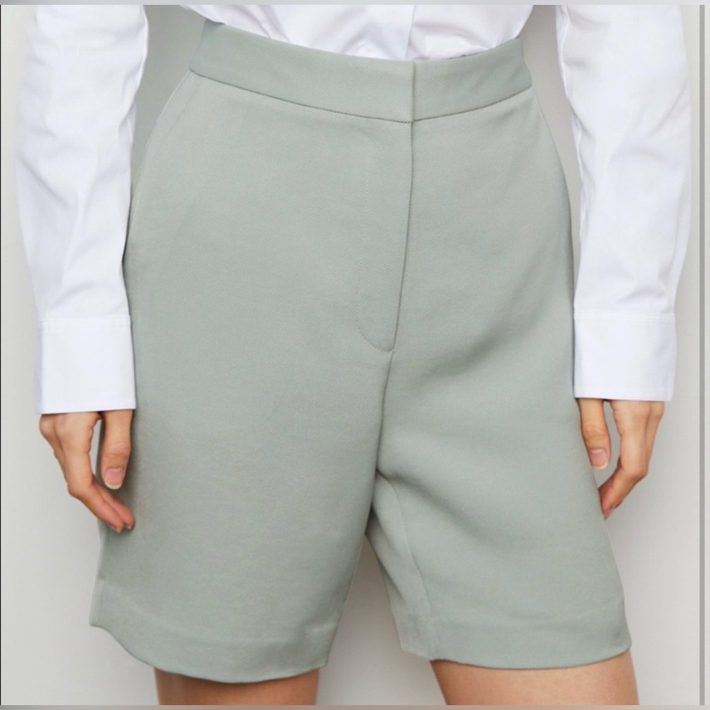 Aritzia Babaton Size 12 Summer Borna Tailored 7” Shorts - Green
